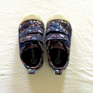 Navy flower shoes